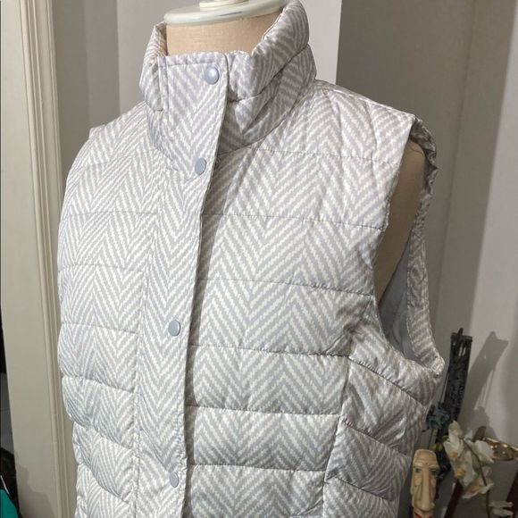 GAP Jackets & Coats Gap Quilted Vest Zipper Andfull Snap Front Closure Sz M Poshmark